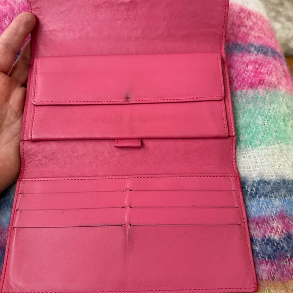 Pink LV vernis - Picture 3 of 4